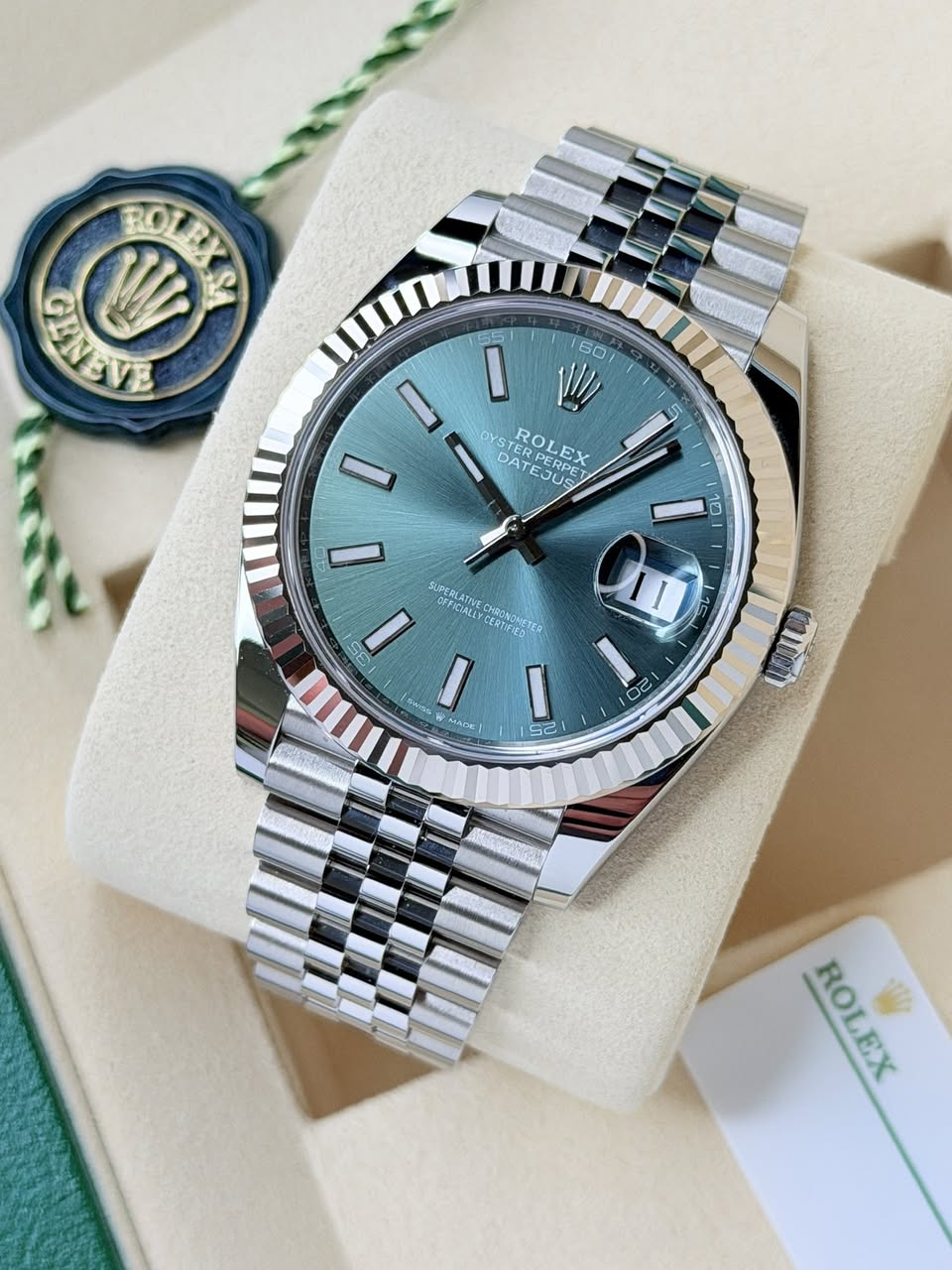 Rolex Date Just 41 Mint Dial